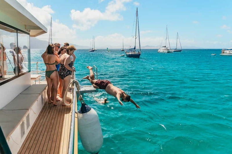 La Graciosa: Island Cruise with Lunch and Water Activities - The cruise highlights you actually feel: sailing views and guided commentary