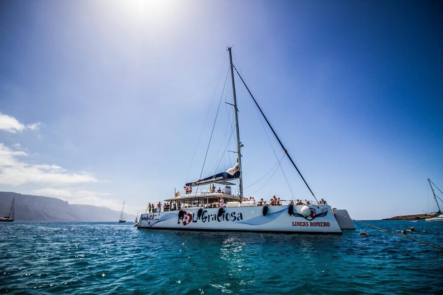 La Graciosa: Island Cruise with Lunch for Cruise Passengers - The boat experience: Wi-Fi, seating realities, and what to bring