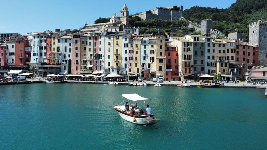 La Spezia: 3h Boat Tour Portovenere / Lerici / 3 Islands - Entering the Gulf of Poets From the Bijoù
