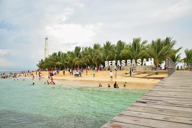 Langkawi Island Hopping Boat Tour with Return Transfer - Entering Langkawi Island Hopping Mode: What This 4-Hour Trip Really Delivers