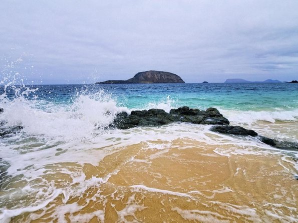 Lanzarote: La Graciosa island cruise with lunch and water activities - Key highlights worth planning around