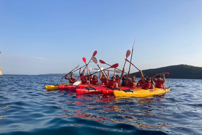 Lefkada, Nydri, Scorpios Kayak Odyssey Island Hopping - Lunch on a secluded shore: why it’s more than just included food