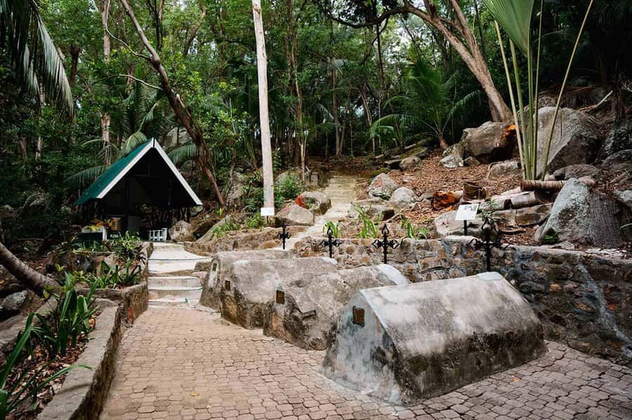 Mahé: Saint-Anne Marine Park and Moyenne Island Cruise - What to bring: the small stuff that prevents a big annoyance