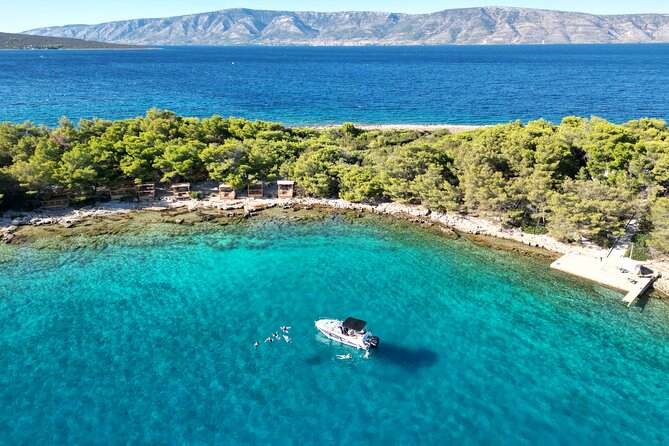 Makarska: 3-Island Speedboat Tour with Cave and Blue Lagoon - Jelsa on Hvar: quick coffee and monuments you can actually notice