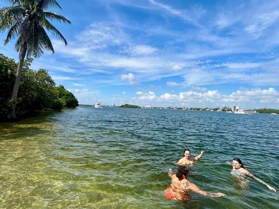 Miami: 4-Hour Island Hopping Boat Trip with Water Toys - Finding the marina: Fontainebleau and Slip 13