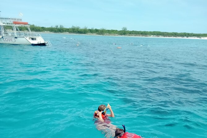 Nas: 3 islands Tour ,snorkel, Turtles, pigs and lunch - What to bring and how to set yourself up for a great day