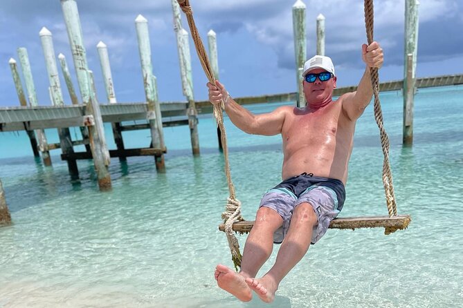 Nassau: 3 islands Pigs,Turtles,Snorkel & Beach Club with lunch - Stop 3: Green Turtle Cay Turtle Sanctuary Time