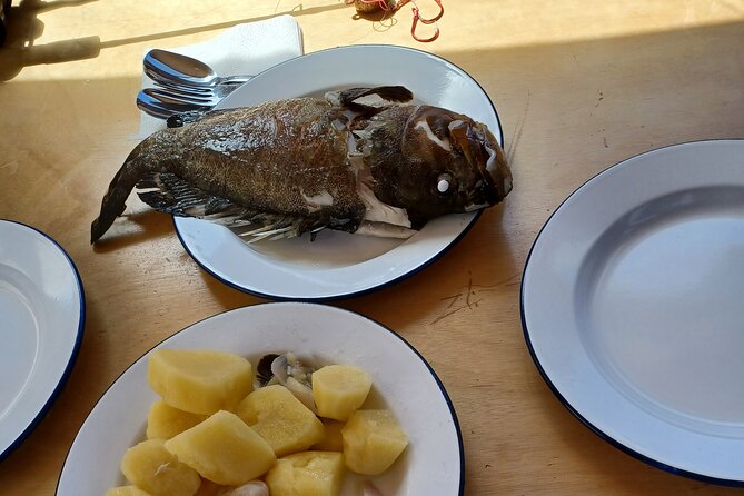 Naxos private fishing trips, lunch on board & island hopping - Fishing lessons on the Aegean: what you’re really buying