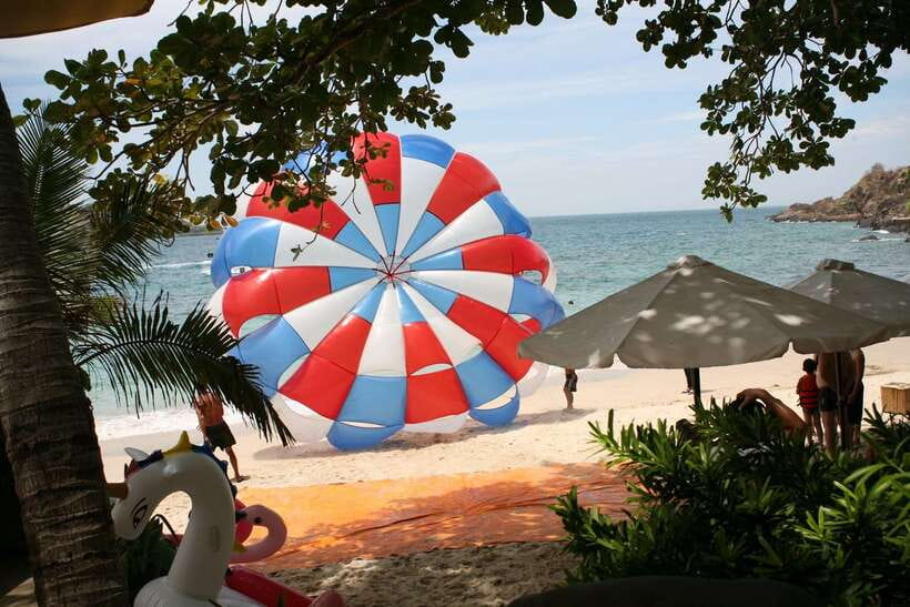 Nha Trang: Island Hopping Boat Tour with Snorkeling & Lunch - Mini Beach and the payoff of a beach stop (not just scenery)