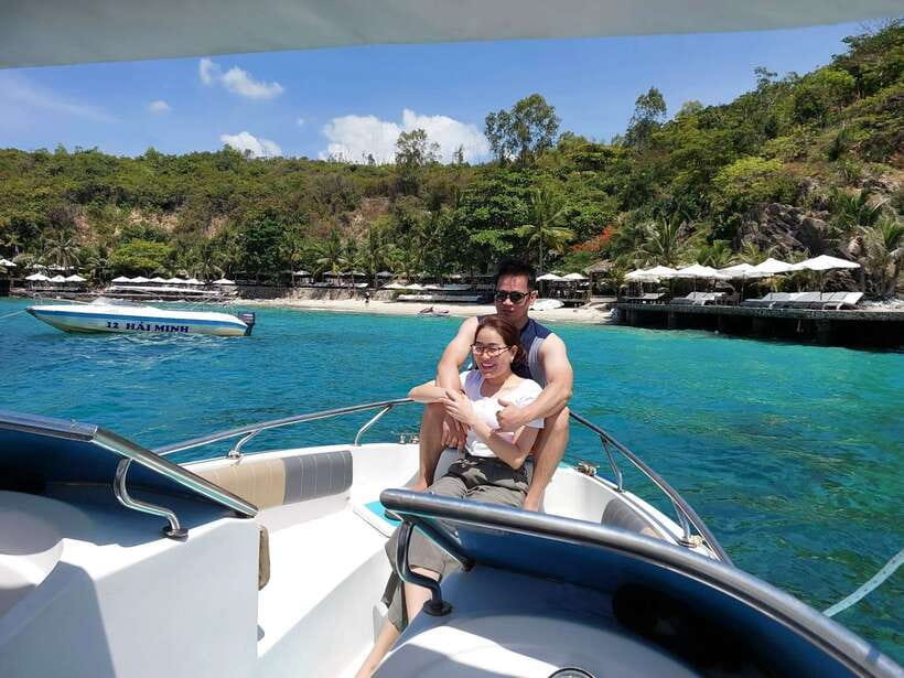 Nha Trang: Island Hopping Boat Tour with Snorkeling & Lunch - Snorkeling on coral reefs: what you should expect to see