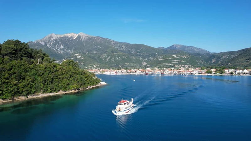 Nydri: Island Hopping Boat Cruise with Beach BBQ Lunch - Gerakas Beach BBQ: lunch on the sand with real included drinks
