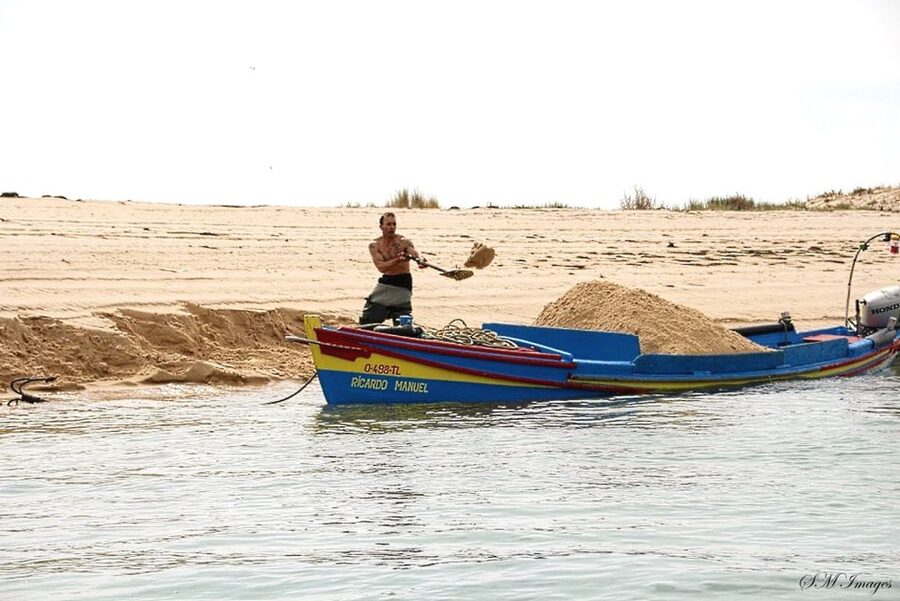 Olhão: 3 Islands Guided Sightseeing Tour with Lunch - Farol Island and the Santa Maria Lighthouse area: stroll time and dip chances