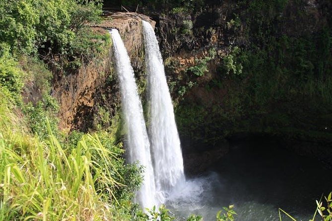 One-Day Tour Hawaii Movie Tour: Island Hopping from Oahu to Kauai - Jurassic Park and the Feel of Kauai on Screen