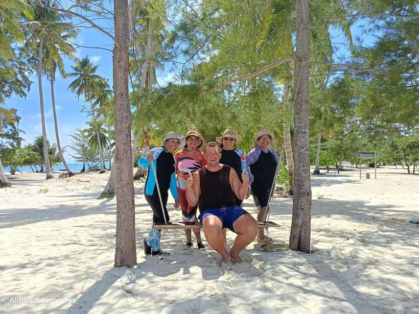 PALAWAN: Balabac Island Hopping with Full board Meals - Lodging in tents and town rooms: comfort level is the real decision