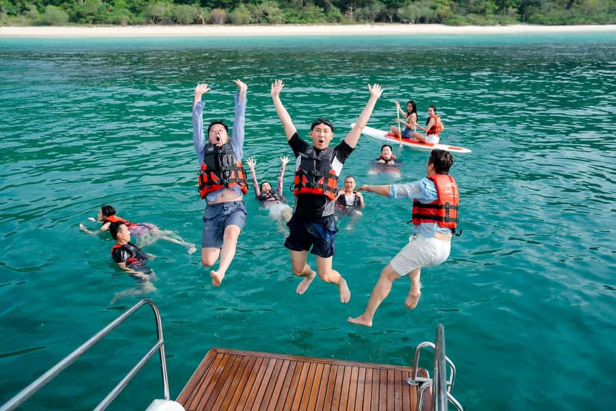 Pattaya: 3 Islands Catamaran Tour with Buffet Lunch - Koh Rin and the sea turtle nesting season: what’s allowed and what isn’t