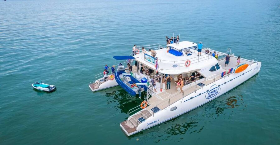 Pattaya: 3 Islands Catamaran Tour with Buffet Lunch - Onboard food and drinks: what you actually get
