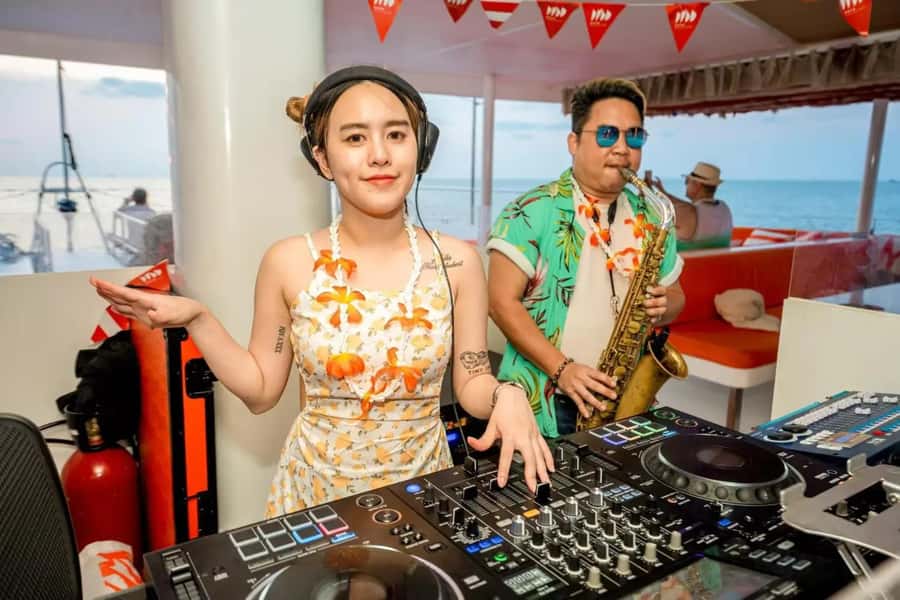 Pattaya: 3 Islands Hopping Day Tour on Catamaran with party - Who this tour fits best in Pattaya