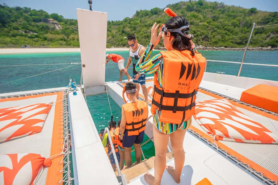Pattaya: 3 Islands Hopping Day Tour on Catamaran with party - Should you book it or look elsewhere?