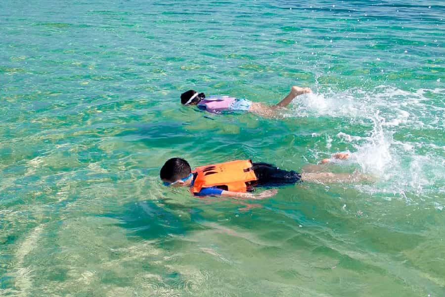 Pattaya: 3 Islands Hopping on Sailing Party Yacht and Buffet - Food That Works for a Full Day: Thai Buffet Lunch and a Buffet Dinner