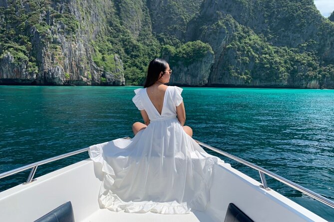 Phi Phi , Khai & Maya : Unforgettable Island Hopping by Speedboat - Monkey Beach and Pileh Bay: tides decide your best photos