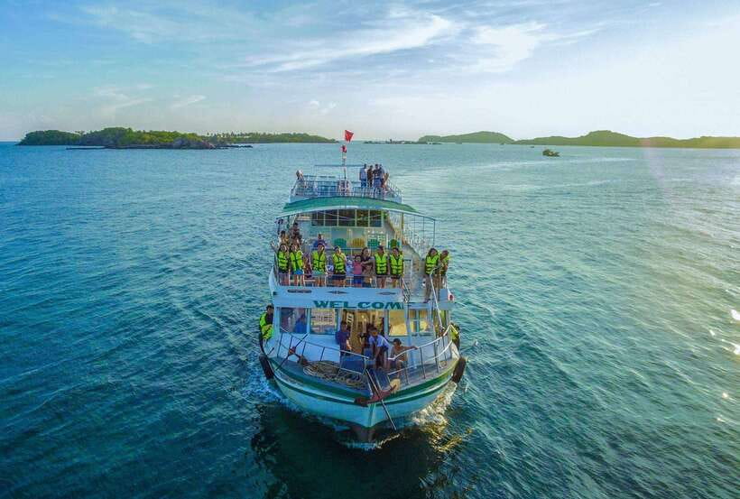 Phu Quoc: Cable Car Ride and 3 Islands Boat Tour with Lunch - The Morning Snorkel Stop: Xuong or Gam Ghi Coral Reef Time