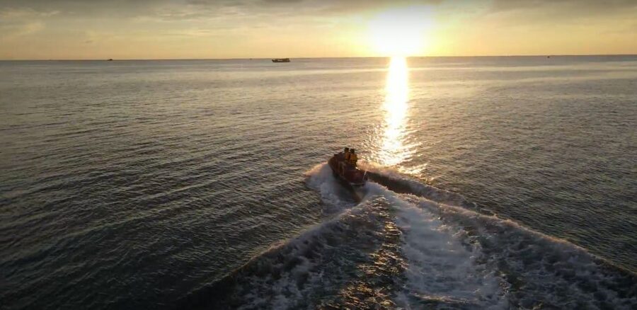 Phu Quoc: Explore 3 islands & Exciting Jetski Combo Tour - Sunset Town twilight photo circuit: Roman Arena, Clock Tower, Dragon Scale