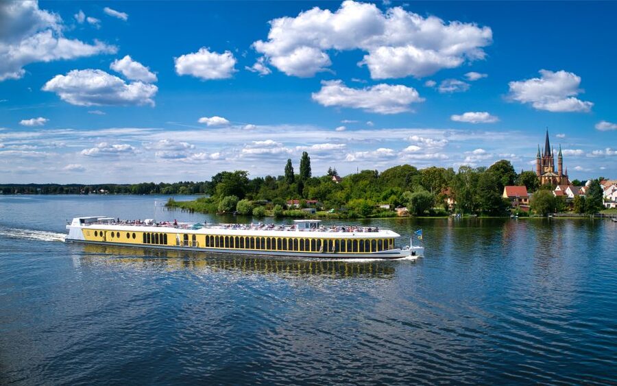 Potsdam by Boat: Island Cruise - Hohenzollern sightlines you’ll care about: New Garden, Glienicke, Babelsberg