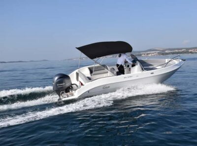 Private Blue Lagoon & 3 Islands Tour from Split - A 5-hour speedboat plan that actually leaves room to enjoy