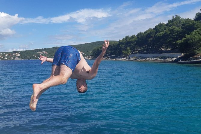 Private Blue Lagoon and 3 islands Tour from Trogir and Split - Lunch at Restoran Turanj in Stomorska Bay: plan for food time