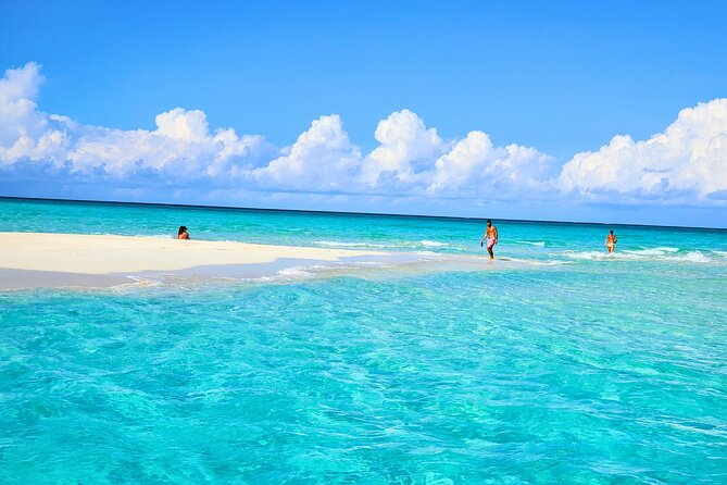 Private Boat Tour with Snorkeling, Island Hopping, and Noahs Ark - Meeting Point, Island-Style Greetings, and Who’s at the Helm
