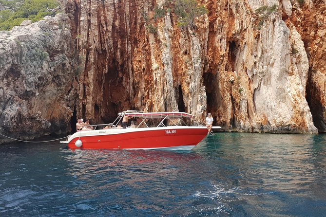Private Custom Island Hopping Speedboat Tour from Hvar - Pakleni Islands and the lunch window: your day’s best pacing trick