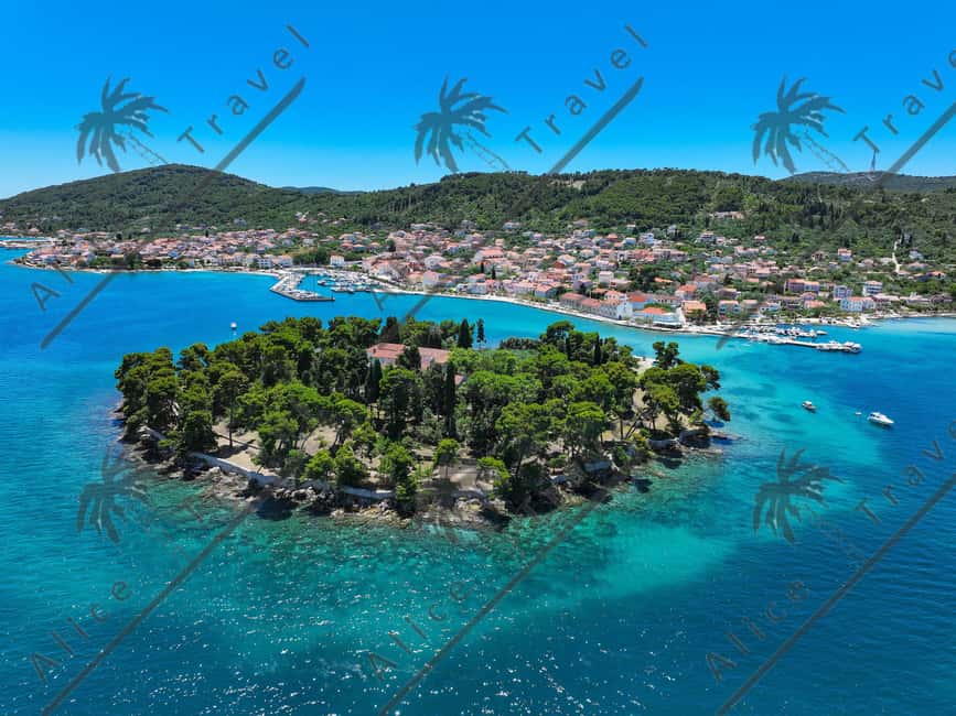 Private Island Hopping Boat tour around Zadar with Drinks - Stop 1 by boat: swimming and snorkeling in clear water