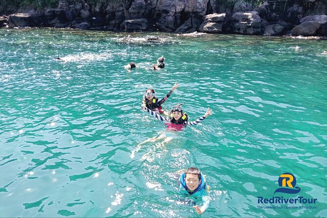 RED RIVER TOUR (Share group): DISCOVERY 3 ISLANDS BY BOAT - Lunch onboard: when the day shifts from active to refuel