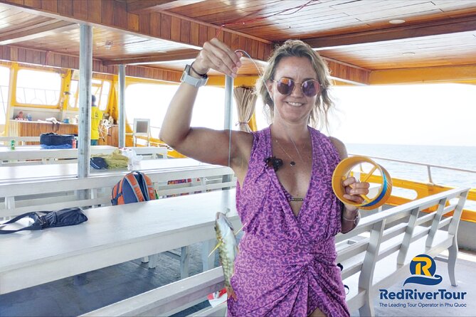 RED RIVER TOUR (Share group): DISCOVERY 3 ISLANDS BY BOAT - Mong Tay or May Rut Island: chill time plus optional water sports