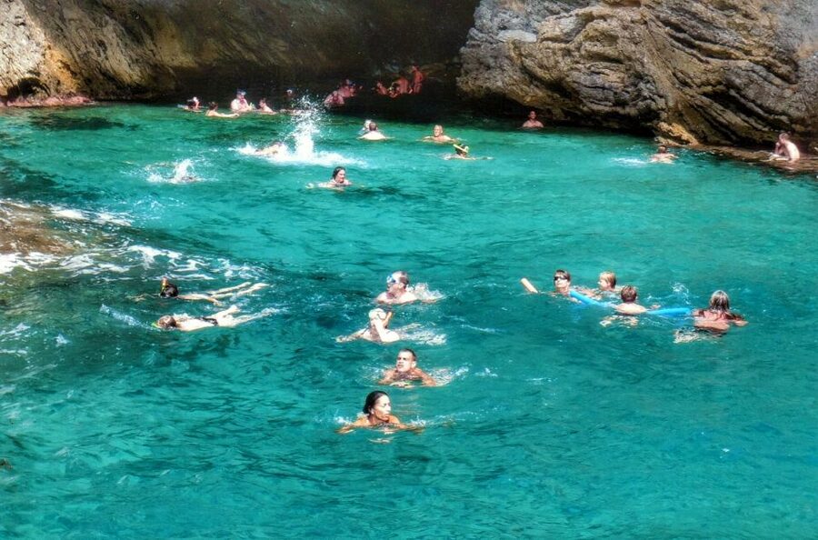 Santa Ponta/Peguera: Dragonera Island Cruise with Swim Stop - Santa Ponsa/Peguera to Dragonera: the boat ride that sets the tone