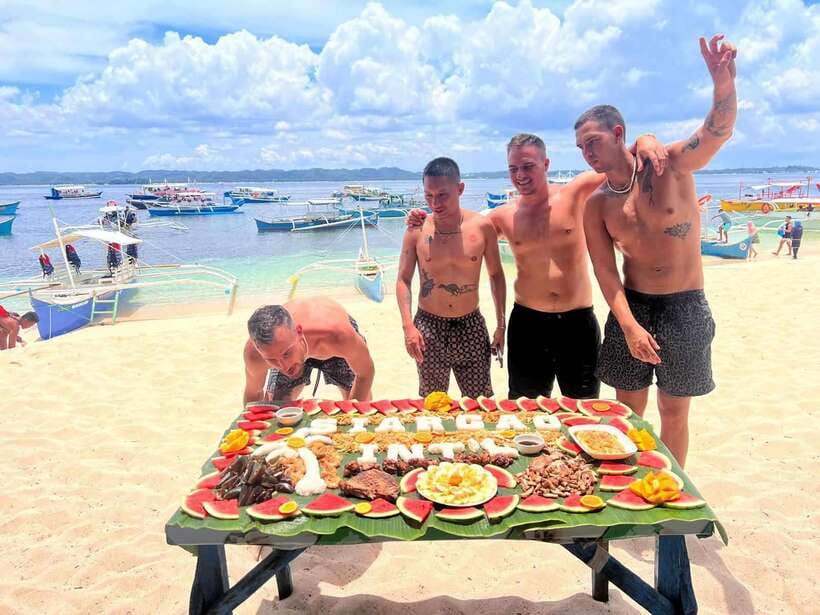 SIARGAO: PRIVATE ISLAND HOPPING GUYAM, DAKU AND NAKED ISLAND - A smart route: Guyam to Daku to Naked Islands