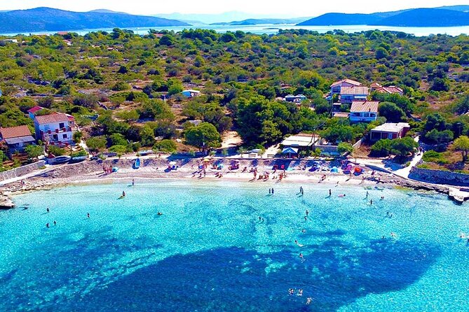Speedboat Blue Lagoon & 3 Islands tour from Trogir - Stop 2: Drvenik Veli’s small-island rhythm and coffee break