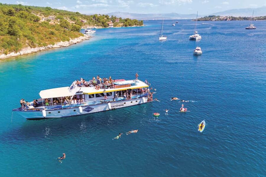 Split: Blue Lagoon 3 Islands All-Inclusive Cruise with Lunch - The boat rhythm: how the day stays relaxed between stops