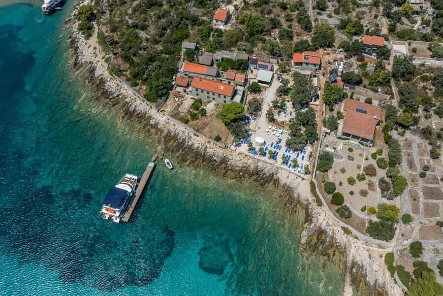 Split: Blue Lagoon & 3 Islands hopping with Lunch & Drinks - The cruise schedule: how the day stays comfortable