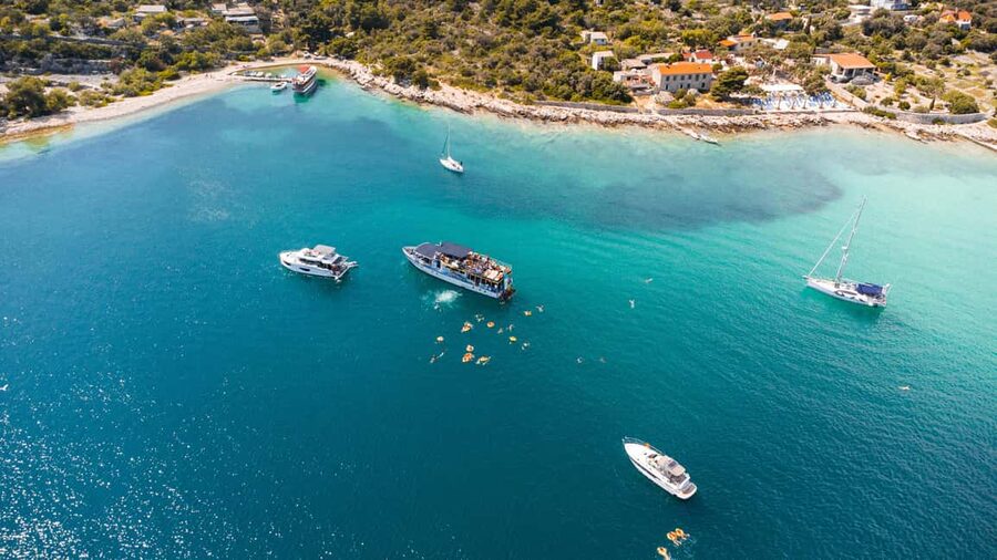 Split: Blue Lagoon & 3 Islands hopping with Lunch & Drinks - Meeting at St. Nicholas Pier: what to look for