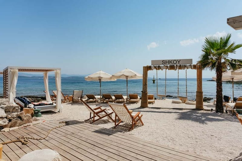 Split: Blue Lagoon & 3 Islands Speedboat Tour - Meeting Toto Travel and Getting Set for a Small-Group Speedboat Day