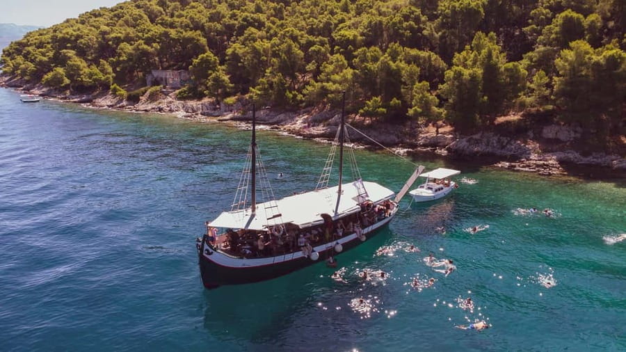 Split: Blue Lagoon & 3 Islands Tour with Lunch & Hidden Bay - Ciovo’s Borko Beach lunch: the meal is good, but timing matters