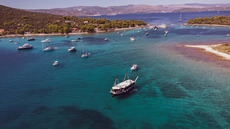 Split: Blue Lagoon & 3 Islands Tour with Lunch & Hidden Bay - Boat comfort and seasickness: benches, space, and toilets