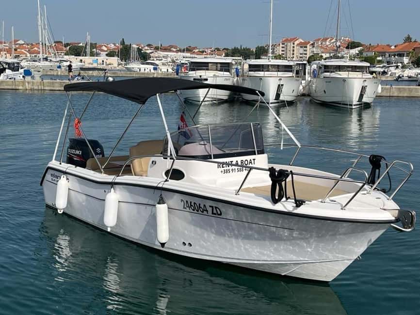 Split: Private Blue Lagoon 3 islands with speed boat - Trogir UNESCO time: coffee, churches, towers, and a small-island fortress