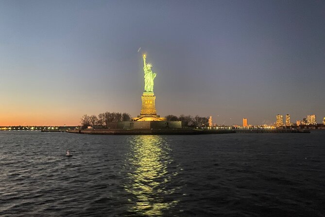 Statue of Liberty Ellis Island Cruise with One World Trade Ticket - Manhattan skyline, Brooklyn Bridge, and Liberty Park: the photo sequence