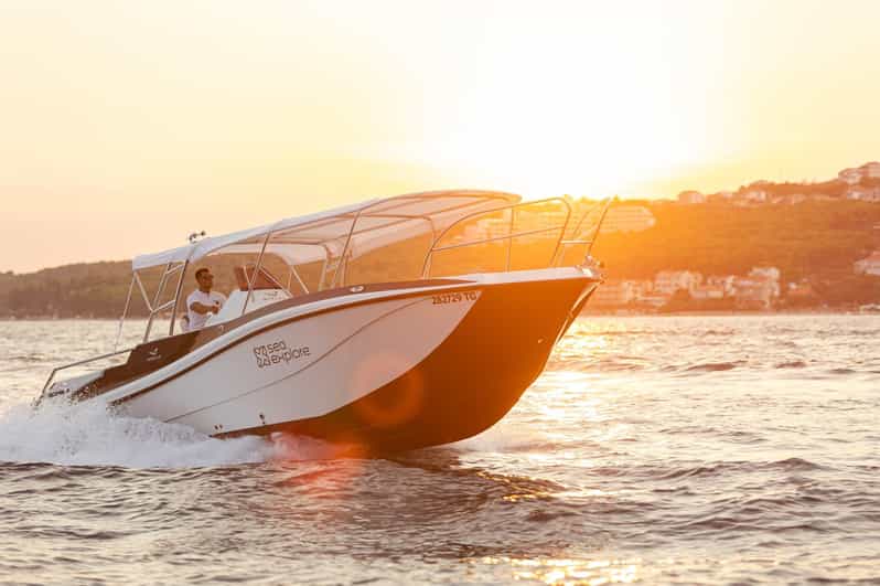 TROGIR: Blue Lagoon & 3 Islands Half-day Speedboat tour - Maslinica and the 16th-century castle vibe on Šolta