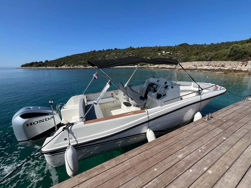 Trogir: Blue Lagoon and 3 Islands Speedboat Tour - From Fortness Kamerlengo to Drvenik Veli: the speedboat vibe