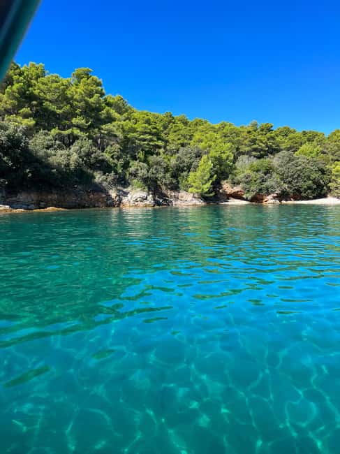✪ Zadar: Speedboat Tour to 3 Islands with Refreshing Drinks - Stop 1: First Sightseeing Cruise Out of Zadar (About 15 Minutes)