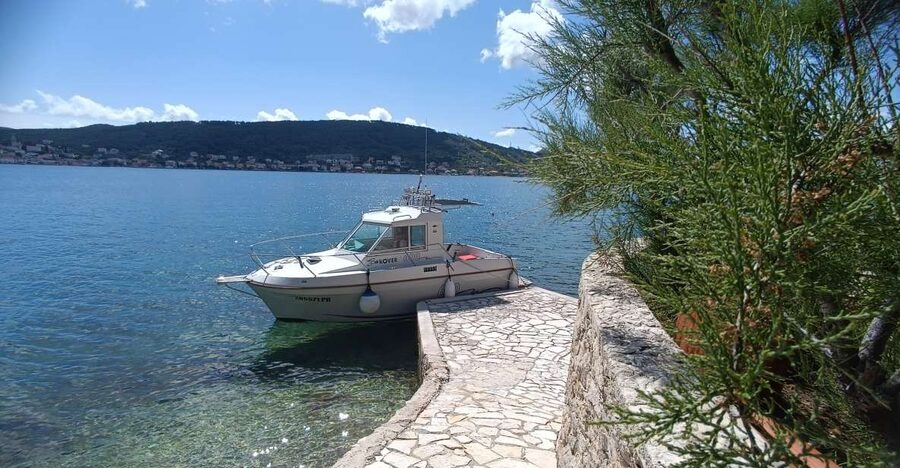Zadar: Three Islands Private Boat Tour - Galevac (Školji): a monastery stop with real quiet